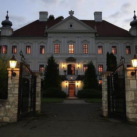 Teleki-Degenfeld Kastélyszálló Szirák Esterno foto