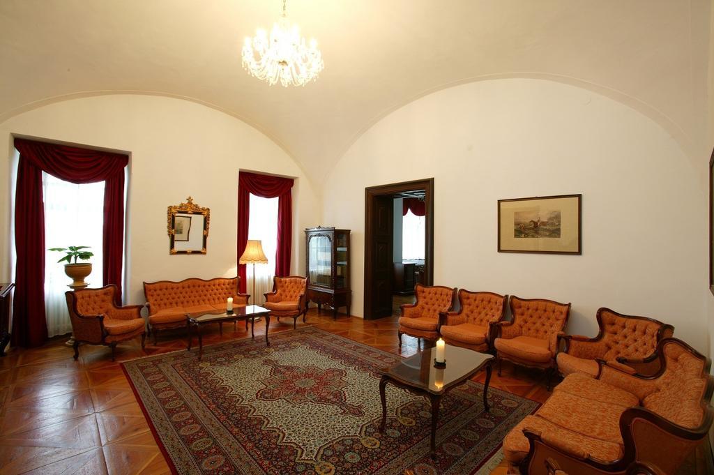 Teleki-Degenfeld Kastélyszálló Szirák Esterno foto