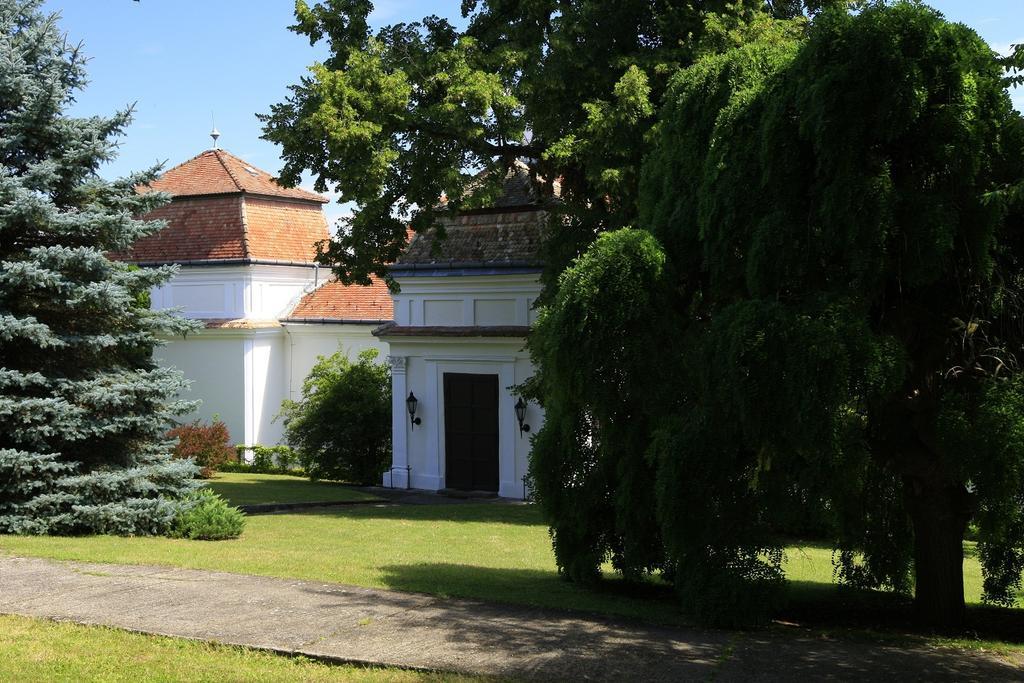Teleki-Degenfeld Kastélyszálló Szirák Esterno foto